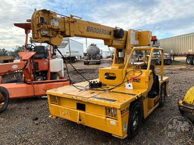 IC-35-2C Carry Deck Crane