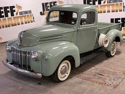 Pickup, Flathead V8, 3 Speed Manual, Heat, Steel Wheels, Tire Size: 205/55R16