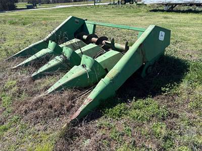 John Deere 443 Combine Header