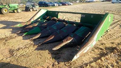 John Deere 643 Combine Header