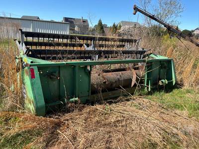 John Deere 913 Combine Header