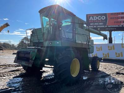 John Deere TITAN 2 Combine
