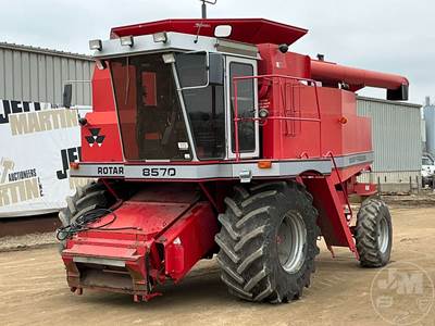 Massey Ferguson 8570 Combine