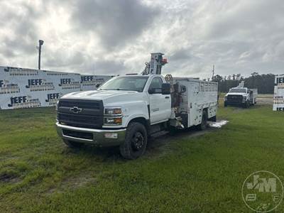 Chevrolet Silverado 5500HD Crane Truck
