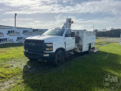 Chevrolet Silverado 5500HD Crane Truck