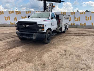 Chevrolet Silverado 5500HD Crane Truck