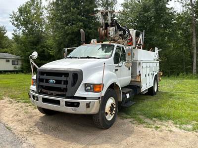 Ford F-750 Crane Truck