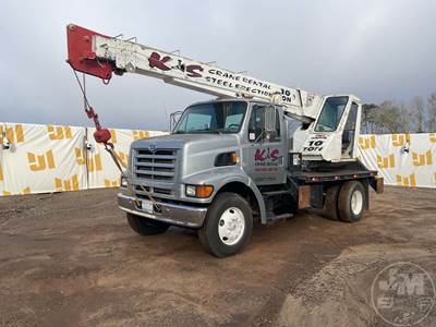 Ford L8501 Crane Truck