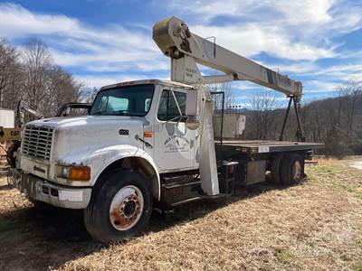 International 4700 Crane Truck