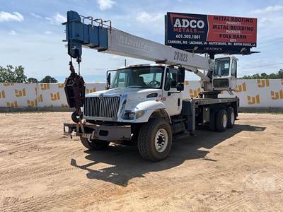International 7500 Crane Truck