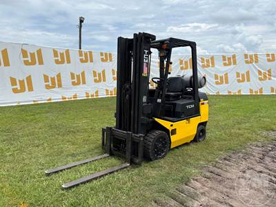 TCM FCG25T7T Cushion Tire Forklift
