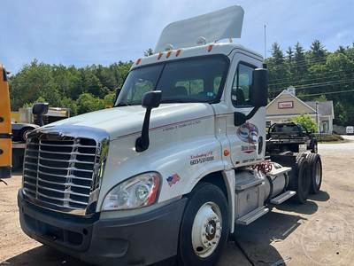 Freightliner Day Cab Truck