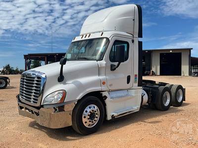 Freightliner Cascadia 125 Day Cab Truck