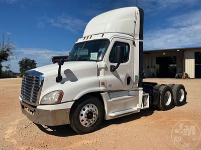 Freightliner Cascadia 125 Day Cab Truck