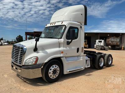 Freightliner Cascadia 125 Day Cab Truck