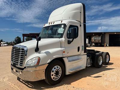 Freightliner Cascadia 125 Day Cab Truck