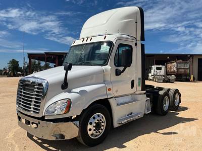 Freightliner Cascadia 125 Day Cab Truck