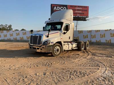Freightliner Cascadia Day Cab Truck