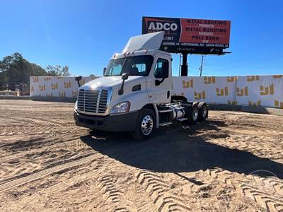 Freightliner Cascadia Day Cab Truck