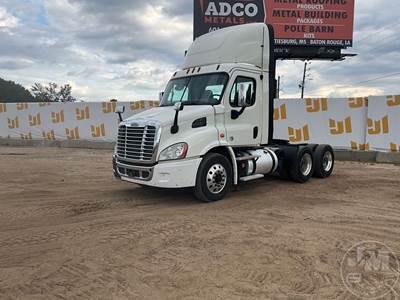Freightliner Cascadia Day Cab Truck