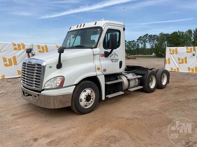 Freightliner Cascadia Day Cab Truck