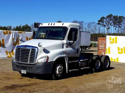 Freightliner Cascadia Day Cab Truck