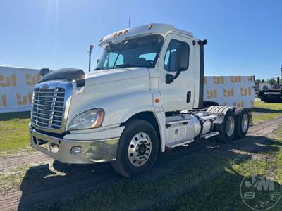 Freightliner Cascadia Day Cab Truck