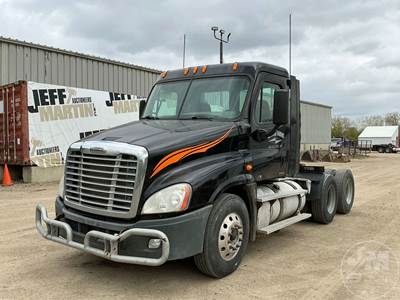 Freightliner Cascadia Day Cab Truck