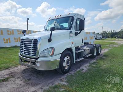 Freightliner Cascadia Day Cab Truck