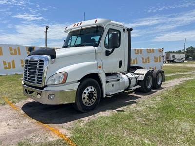 Freightliner Cascadia Day Cab Truck
