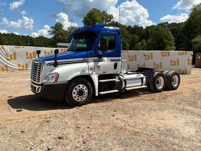 Freightliner Cascadia Day Cab Truck