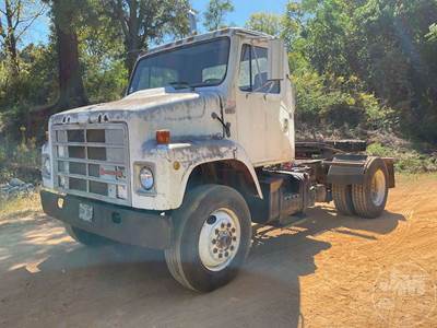 International 2375 Day Cab Truck