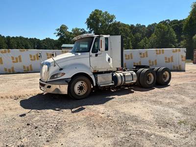 International LF687 Day Cab Truck