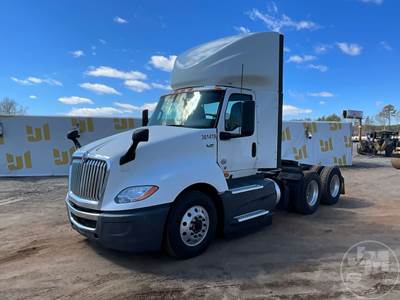 International LT625 Day Cab Truck