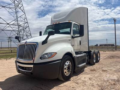 International LT625 Day Cab Truck