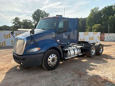 International RH613 Day Cab Truck