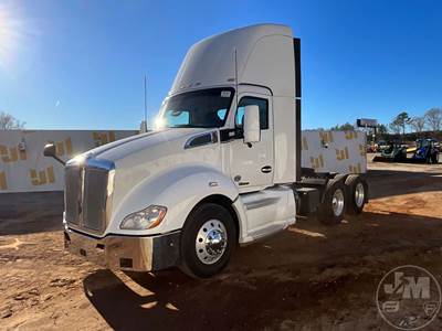 Kenworth T680 Day Cab Truck