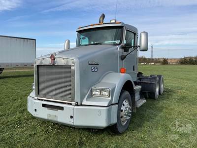 Kenworth T800 Day Cab Truck