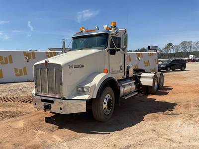 Kenworth T800 Day Cab Truck