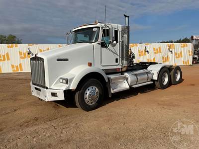 Kenworth T800 Day Cab Truck