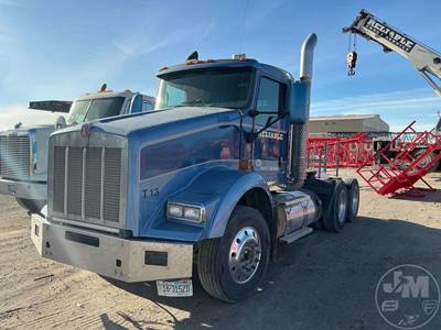 Kenworth T800 Day Cab Truck