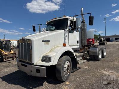 Kenworth T800 Day Cab Truck