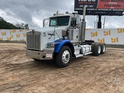 Kenworth T800 Day Cab Truck