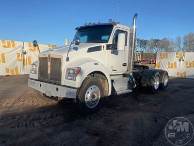 Kenworth T880 Day Cab Truck