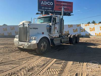 Kenworth W900 Day Cab Truck