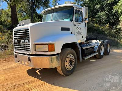 Mack CH613 Day Cab Truck