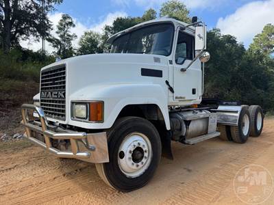 Mack CH613 Day Cab Truck