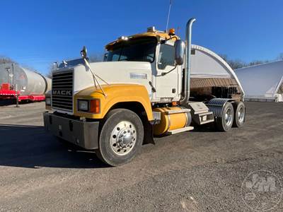 Mack CHN Day Cab Truck