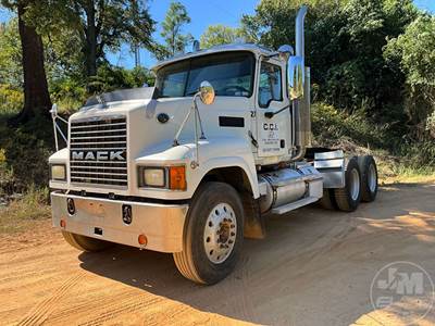 Mack CHN Day Cab Truck