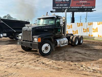 Mack CHU (PINNACLE) Day Cab Truck